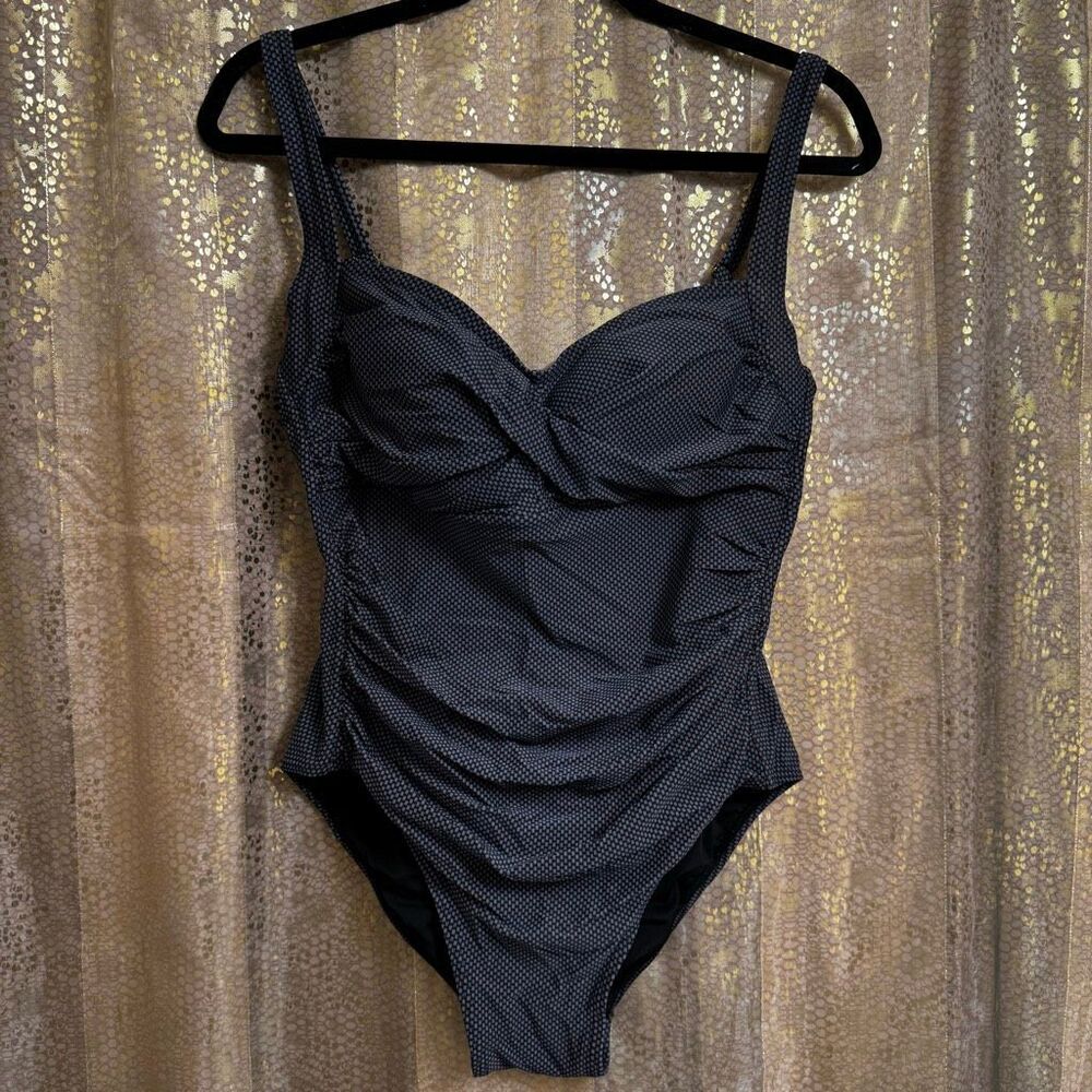 Shore Shapes Swimwear Size 12 Gray Black Pattern Twist Front Swimsuit